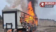Bolu'da Kağıt Yüklü Tırın Dorsesi Alev Alev Yandı