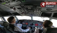 Kral Vajiralongkorn, ilk yurt dışı ziyaretinde uçağı kendisi kullandı.