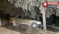 Sürücüsü kalp krizi geçiren otomobil ağaca çarptı.
