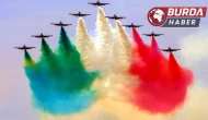 İtalya Hava Kuvvetleri’ne bağlı 3 akrobasi uçağı havada çarpıştı.
