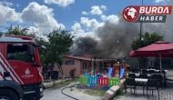 Avcılar’daki restoranda çıkan yangın paniğe neden oldu.