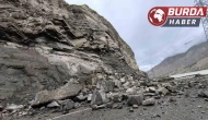Erzurum-Artvin kara yolunda heyelan meydana geldi.