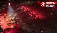 Şampiyon Galatasaray, kupasını Yenikapı’da kaldırdı.