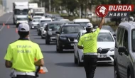 ’Dur’ ihtarına uymayan sürücü, polis memuruna çarpıp kaçtı.