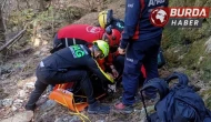 Kayıp dağcının cansız bedeni uçurumdan helikopterle alındı.