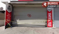 Mersin’de 3 genç, oto yıkama dükkanında ölü olarak bulundu.