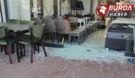 Çarşının ortasında yaşanan silahlı kavgada 4 kişi yaralandı