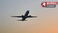 Hindistan’da bir yolcu uçağı havalimanı yakınlarında düştü.