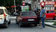 Polise mukavemet gösteren çocuğuna annesi "beter ol" dedi.