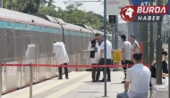 Ataköy istasyonunda bir kişi raylara atlayarak intihar etti.