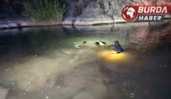 Emet Çayına düşen kızını kurtarmak isterken kendisi boğuldu.