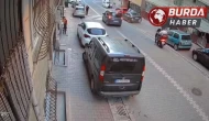 Esenyurt’ta tartıştığı ablasının arabasının camını çekiçle kırdı.