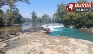 Manavgat Şelalesi’nde düşen su seviyesi ziyaretçileri şaşırtıyor.