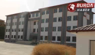 Diyarbakır'da belediyenin ruhsat vermediği okul, 2 yıldır açılamıyor.
