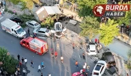 Freni patlayan kamyon 10 araca çarpıp kanala düştü.