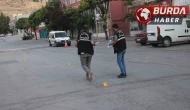 Alkolün sonu kötü bitti, aracı kurşun yağmuruna tutuldu.