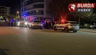Parkta üvey babasını bıçaklayarak ağır yaraladı.