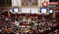 Fransa’da güvenoyu alamayan Başbakan François Bayrou hükümeti düştü.