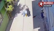 Bursa’da 3 kadın, kucağında çocuğu olan anneyi tekme tokat dövdü.