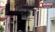 Yangından kurtulmak için çıktıkları balkon sonları oldu.