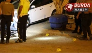Adana'da uzun namlulu silahla oto galeriyi taradılar.