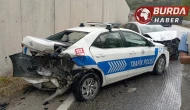Kazaya müdahale eden polis aracına otomobil çarptı.