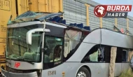 Meksika’da tren yolcu otobüsüne çarptı:  8 kişi öldü