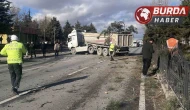 Konya'da Tır Ağaçları Ezip Karşı Şeride Geçti, Sürücü Ağır Yaralandı