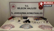 Bilecik'te Jandarma Operasyonunda Uyuşturucu ve Silahlar Ele Geçirildi