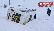 Sivas'ta Öğrenci Servisi Devrildi, Sürücü ve 13 Öğrenci Yaralandı