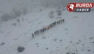 Çorum'da mayıs ayında yağan karın tadını doğada yürüyerek çıkardılar