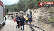 Virajı alamayan hafriyat kamyonu devrildi: 1 kişi hayatını kaybetti