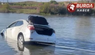 Kırşehir'de direksiyon hakimiyetini kaybeden otomobil suya düştü