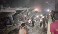 Gazze'de İsrail saldırılarında zarar gören binada yıkım: En az 8 kişi hayatını kaybetti