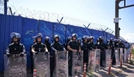 Kosovalılar, eski Cumhurbaşkanı Thaçi'nin mahkum edilmesinin ardından Lahey'de polisle çatıştı.
