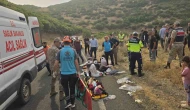 Bingöl'de Minibüs Şarampole Devrildi: 10 Kişi Yaralandı!