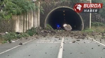 Artvin’de Sarp Sınır Kapısı yolunda heyelan meydana geldi