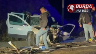 Uşak'ta Cip ve Otomobil Çarpıştı: 2 Kişi Hayatını Kaybetti, 3 Yaralı!