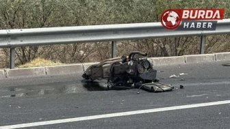Tofaş marka otomobilin motoru fırladı: 2 kişi yaralandı