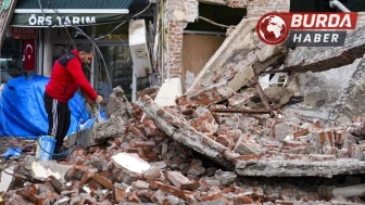 Sındırgı Depreminde Enkaz Kaldırma Çalışmaları Hızla Devam Ediyor