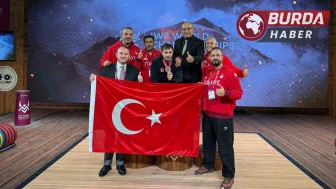 Yusuf Fehmi Genç, silkmede dünya üçüncüsü oldu.