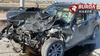 Aksaray'da Kafa Kafaya Çarpışan Otomobillerde 2 Kişi Ağır Yaralandı