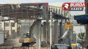 Dilovası Yangını Sonrası Parfüm Tesisinde Yıkım Başladı