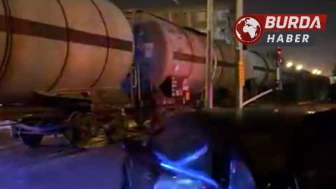 Diyarbakır'da Tren ile Otomobil Kaza Yaptı: 1 Kişi Yaralandı