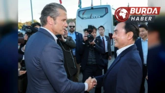 ABD Savunma Bakanı Güney Kore'de DMZ'yi Ziyaret Etti