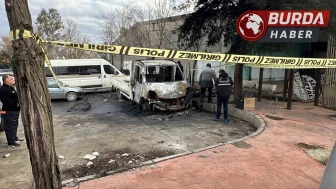 Manisa'da Evsiz Adam Araçta Yanarak Hayatını Kaybetti