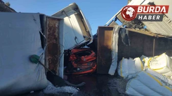 Ardahan'ın Posof İlçesinde Buzlanan Yolda Zincirleme Kaza