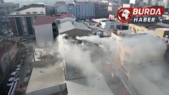 Sultangazi'de Çatı Yangını: Yabancı Uyruklu Adam Panikle Atladı