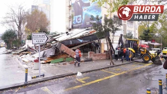 25 Kişinin Zehirlenmesiyle İlgili Gündeme Gelen Restoran Yıkıldı