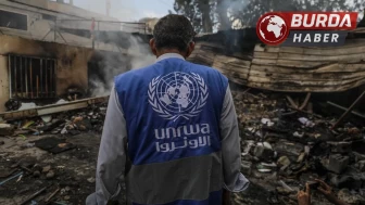 İsrail ordusu, Gazze’de UNRWA’ya ait un dağıtım noktasını vurdu.